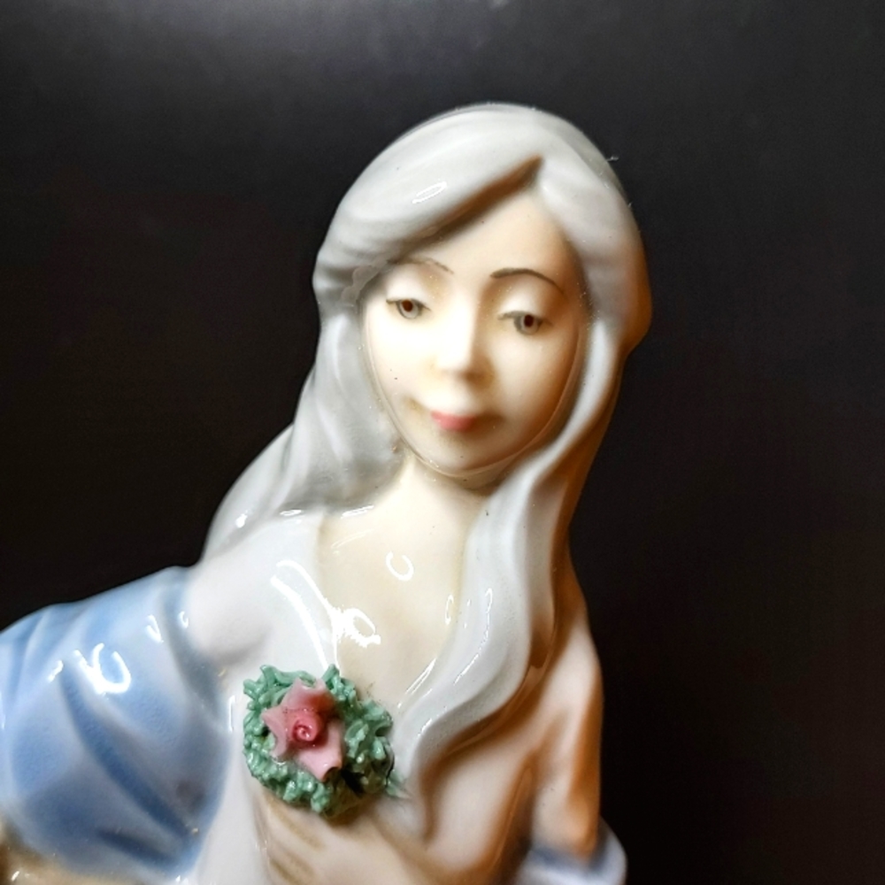 PONCEVAL Valencia Maiden Figurine